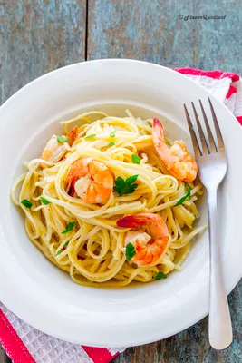 Creamy seafood linguine with lobster - Foodle Club
