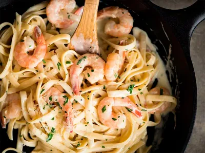 Рецепт спагетти 🍝 с морепродуктами🍤 под соусом мариньер