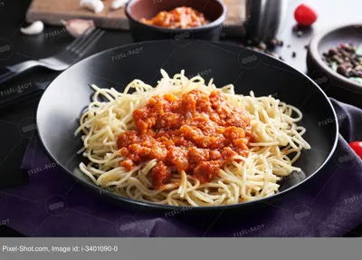 Спагетти Болоньезе- итальянская кухня | Kumir | Кейтеринговые услуги в  Москве Catery.ru
