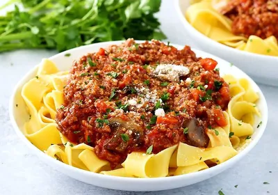 Паста под соусом болоньезе: вкус Италии для вашего романтического ужина |  Еда на каждый день | Дзен