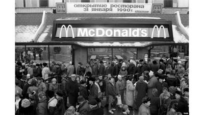 Много водки и взятки сувенирными часами. Как 30 лет назад в СССР открывали  первый \"Макдональдс\"