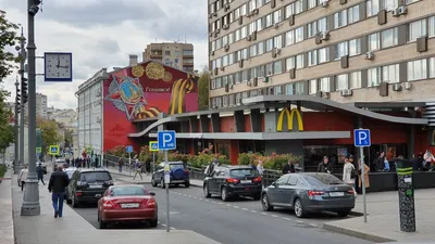 Как выглядит первый McDonald's из СССР сегодня? | НеОн: еда и город | Дзен