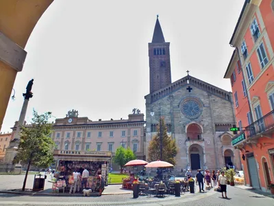 Италия: Пьяченца II – захватывающие религиозные здания (ru.infoglobe.cz)