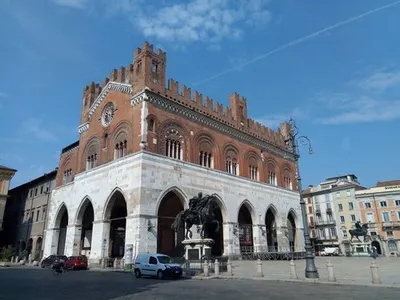 Пьяченца (Piacenza), Ломбардия, Италия - достопримечательности