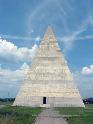 Ураган разрушил Пирамиду Голода на Новой Риге в Подмосковье - ЯПлакалъ