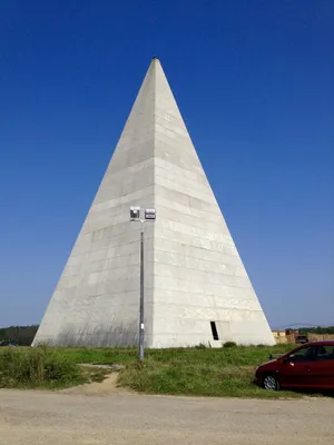 Знаменитая пирамида Голода в Подмосковье рухнула через семь секунд после  магического обряда волхвов - KP.RU
