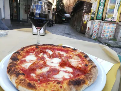 Чем отличается настоящая итальянская пицца от нашей | Петров.Путешествия |  Дзен