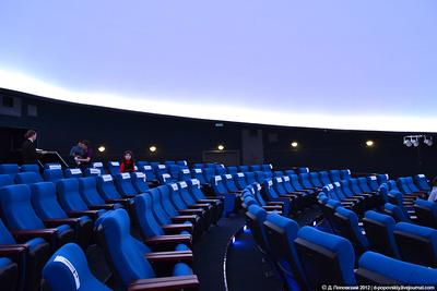 Новосибирский Планетарий на Ключ-Камышенском плато - сферический кинотеатр,  обсерватория, звёздный зал, выставки, парк, тренажёрная площадка космонавтов