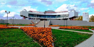 Большой планетарий Новосибирска Acces публики планетария Parkland  Редакционное Фотография - изображение насчитывающей терпкости, остальные:  97373442