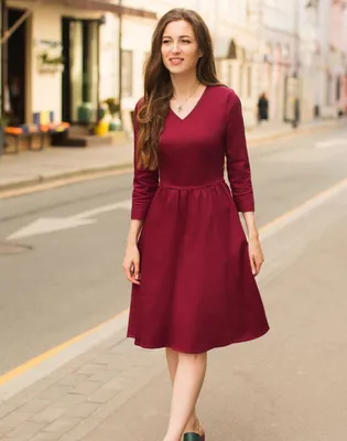 Красное платье французской длины с высоким вырезом и рукавами бабочки |  seelineonline.com