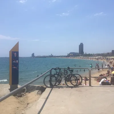 File:Playa Bogatell, Barcelona - panoramio.jpg - Wikimedia Commons