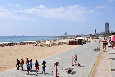 Premium Photo | El bogatell beach, barcelona, catalonia, spain