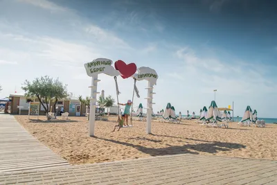 Пляж \"Лазурный берег\" , Евпатория, Крым - «Чистый, цивилизованный пляж -  идеальный для меня, без горячей кукурузы и замученных животных » | отзывы