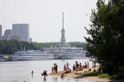 Городские пляжи Москвы стали доступной заменой закрытым курортам -  Российская газета