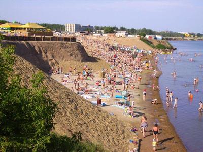 Жара в Новосибирске: 15 горячих фото с Бугринского пляжа