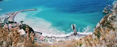 Пляж с белым песком Mondello в Палермо, Сицилии Италия Редакционное  Стоковое Фото - изображение насчитывающей ландшафт, морск: 86172693