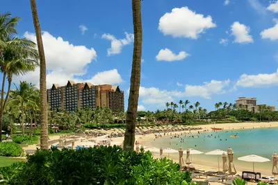 Пара пляжа серфинга на гавайях отдыха на месте захода солнца с доски для  серфинга на пляже гонолулу Оаху США Waikiki. Лето Стоковое Фото -  изображение насчитывающей праздники, пары: 191859586