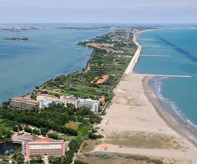 Лучшие пляжи недалеко от Венеции - 2023