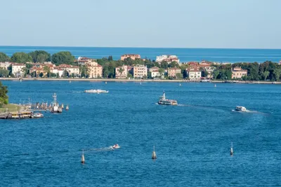 Пляж Venezia Lido в Венеции Редакционное Стоковое Изображение - изображение  насчитывающей город, побережье: 79513064