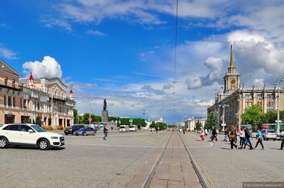 В Екатеринбурге закрыли парковку на площади 1905 года, чтобы разбить там  сад. Фестиваль «Атмосфера» - 2 августа 2021 - Е1.ру