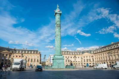 Сайт De La Bastille площадь в Париже, где тюрьма Взятия бастилии не устоит  до штурма Взятия бастилии Редакционное Стоковое Фото - изображение  насчитывающей серии, колонка: 166535188