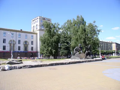 File:Belarus-Minsk-Yakub Kolas Square-1.jpg - Wikimedia Commons