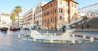 Туристам запретили сидеть на Испанской лестнице в Риме - Республиканский  союз туристических организаций