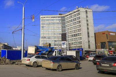 Владелец рекламных конструкций на площади Калинина высказался об их сносе —  РБК