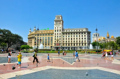 Барселона, площадь Каталонии (Placa de Catalunya) - Отдых и путешествия по  Греции, Италии, Испании и Франции