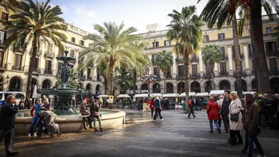 Площадь Каталонии В Барселоне Испания — стоковые фотографии и другие  картинки Барселона - Испания - iStock