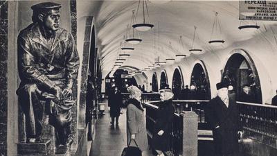 Подземные образы станции метро «Площадь Революции»