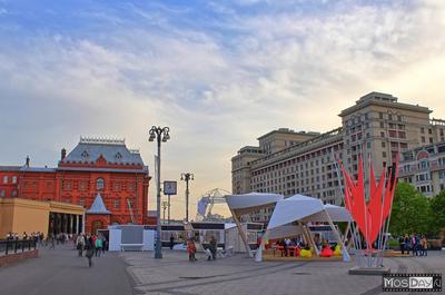 Файл:Москва Площадь Революции Матрос с наганом.jpg — Википедия