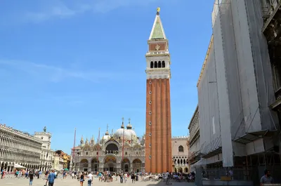 Вид на площади сан-марко в Венеции летом, во время дождя Редакционное  Стоковое Фото - изображение насчитывающей тип, лето: 167756118
