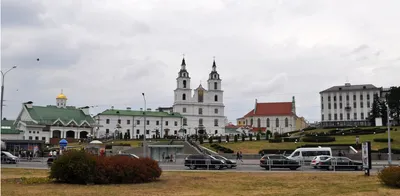 Мэрия и Ploshchad Минска свободы Редакционное Фото - изображение  насчитывающей церковь, место: 181278806