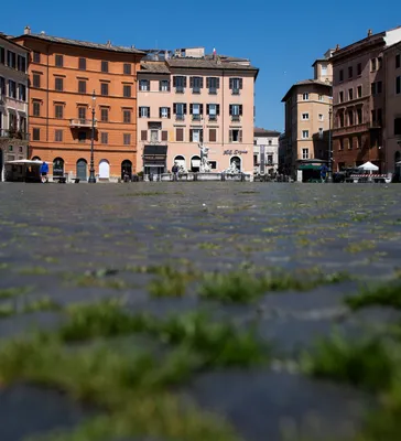 Красивая площади в старом городе в Италии. Cavour площади верчелли Стоковое  Фото - изображение насчитывающей старо, центр: 201221642