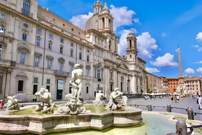 Адриатический фонтан на площади Венеции в Риме Стоковое Изображение -  изображение насчитывающей загорано, наконечников: 179491815