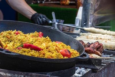 Плов с бараниной в казане на костре — рецепт от ВкусВилл