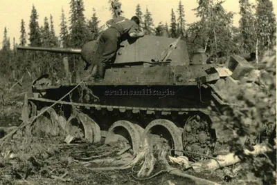 Подбитые танки 1 тд из Пскова на немецких фото после боев в Заполярье |  starcom68 | Дзен