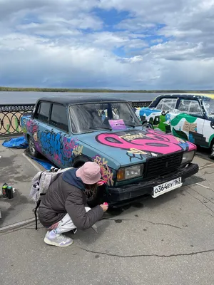 Старые отечественные автомобили в качестве холста на конкурсе стрит-арт  искусства в Самаре | Manikol. Путешествия всей семьей | Дзен
