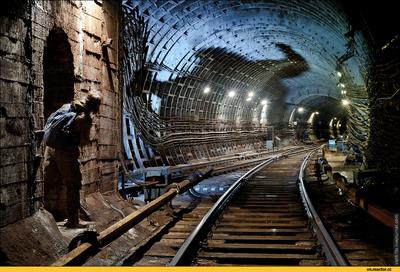 Дворцовые Подземелья» — экскурсия по метро Москвы