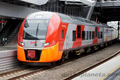 На участке железной дороги между Похвистнево и Бугурусланом пассажирский поезд  Адлер — Уфа наехал на пенсионерку, которая легла в колею 12 июня 2019 г -  13 июня 2019 - 63.ру