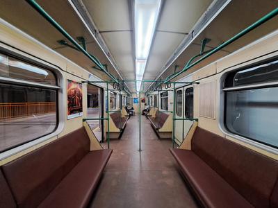 В московском метро столкнулись два поезда, в кабине оказался зажат машинист  (видео)