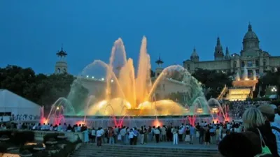 Поющие фонтаны Барселона гора Монжуик - YouTube