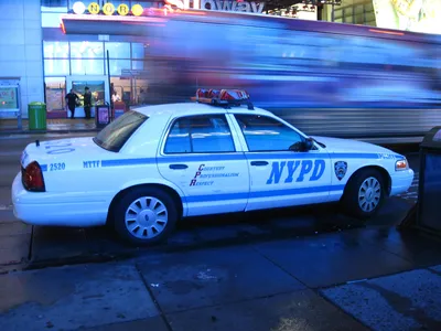 Полицейский автомобиль — Википедия