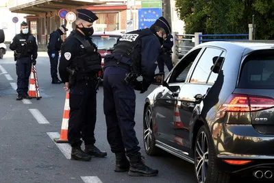 Французская полиция устала от насилия. Сотрудники правопорядка требуют от  властей больше полномочий для борьбы с «погромщиками» — Новая газета