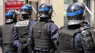 Франция изменит законопроект о безопасности полиции после массовых  протестов - Российская газета
