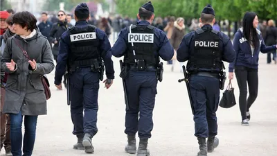 Кризис во французской полиции: самоубийства и радикализация - BBC News  Русская служба