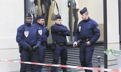 Полиция Франции редакционное фото. изображение насчитывающей против -  188611276