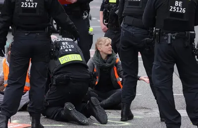 В Германии 22 полицейских пострадали в ходе беспорядков на фестивале  эритрейцев - KP.RU