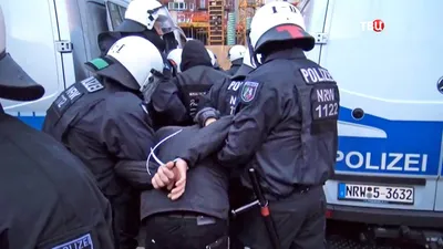 ZERKALO.AZ В Германии на протестах экоактивистов пострадали 70 полицейских -